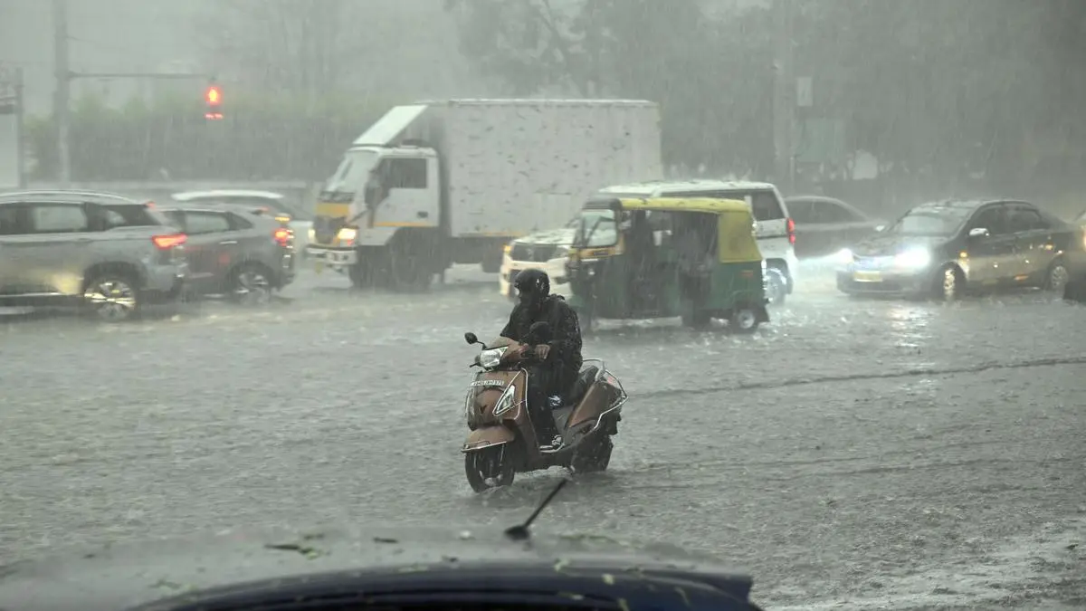 Heavy rain and hailstorm lash Bengaluru, cause waterlogging and traffic chaos