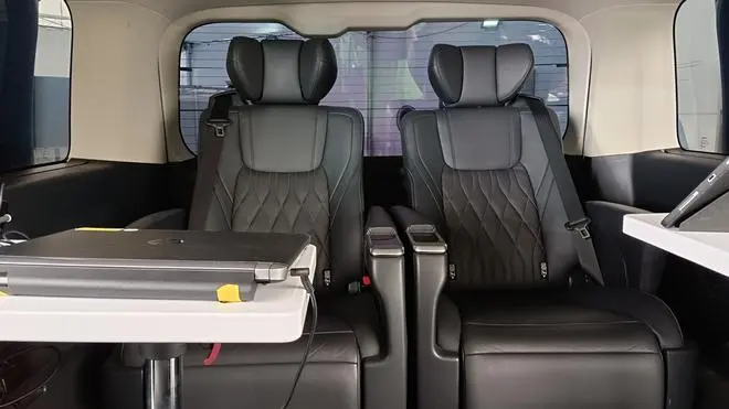The inside of the Toyota Granace FCEV The inside of the Toyota Granace FCEV