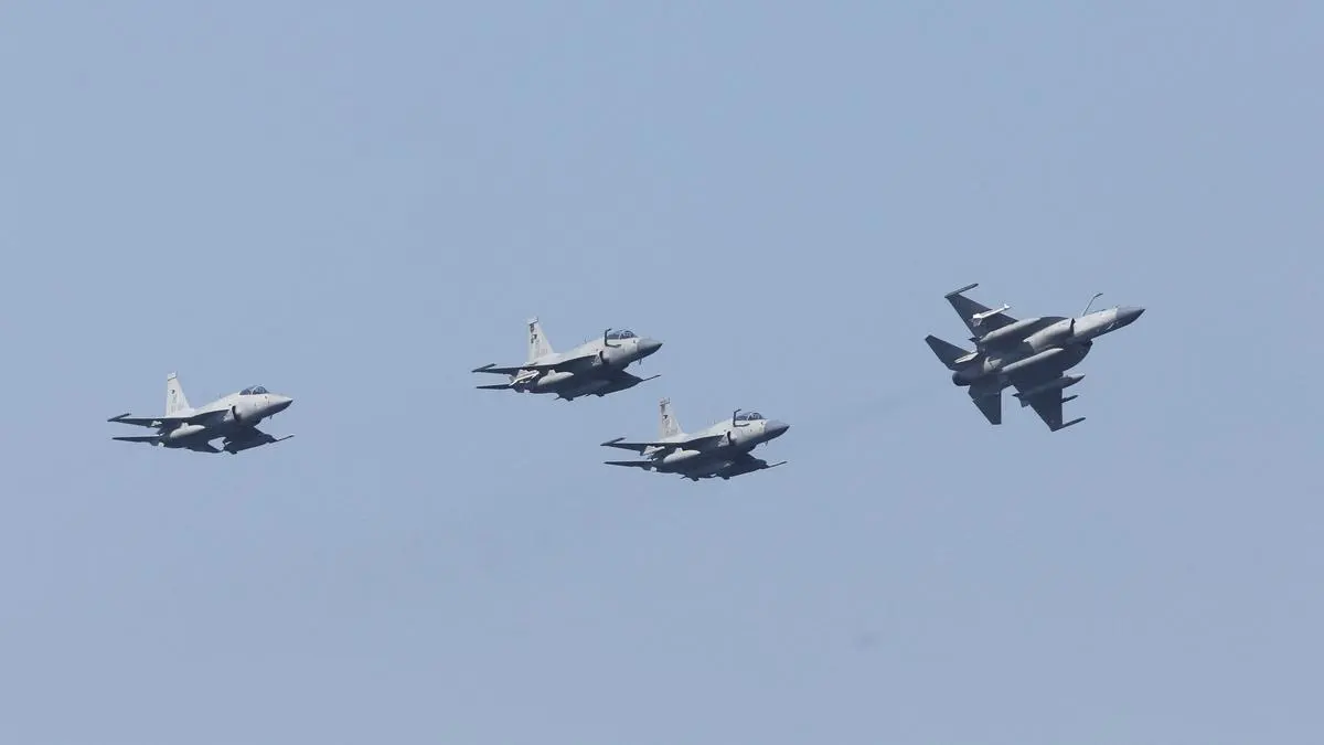 The Geometry of Neutrality: Deconstructing Pakistan's Dual Track Strategy in the Gulf War