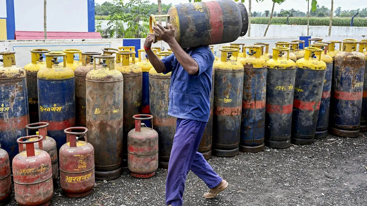 No proposal to compensate OMCs for selling fuel below cost, says Oil Ministry