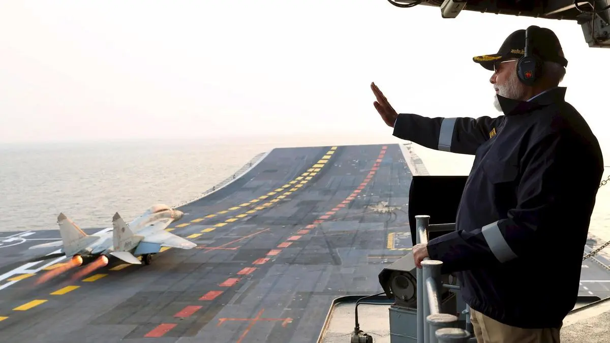 PM Modi celebrates Diwali with Navy personnel onboard INS Vikrant thumbnail