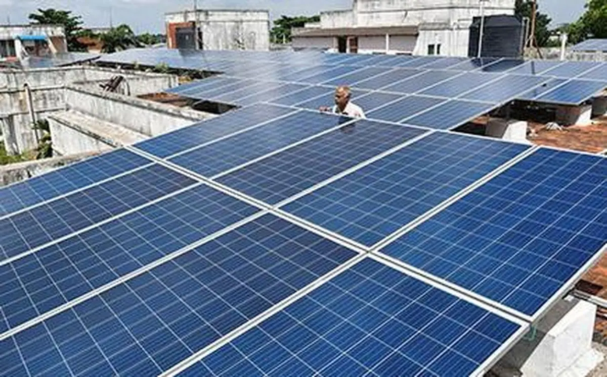 thehindubusinessline.com - Rooftop solar additions surge 2x in FY26, led by Maha, UP, Gujarat