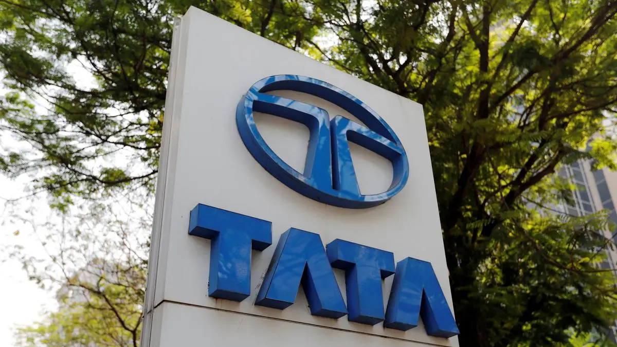 Tata Motors stock up 2% on targeting higher CV & PV market shares, analysts remain cautious