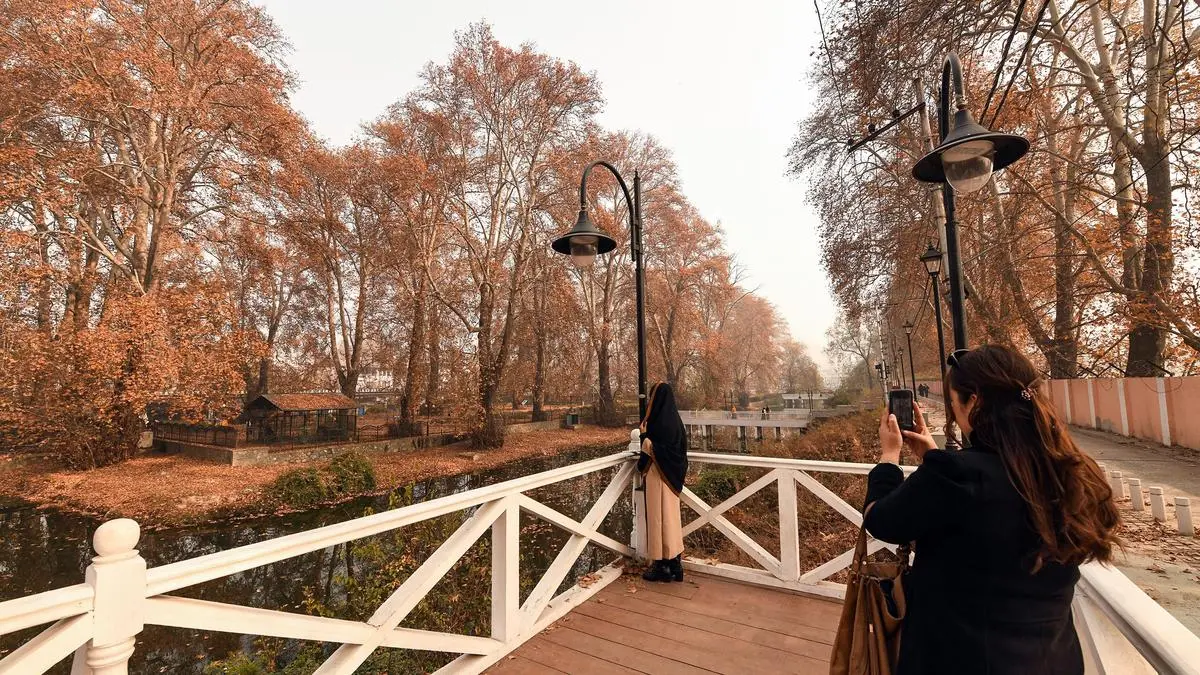 Tourism slump, falling tax revenues push J&K to seek more funds from Centre