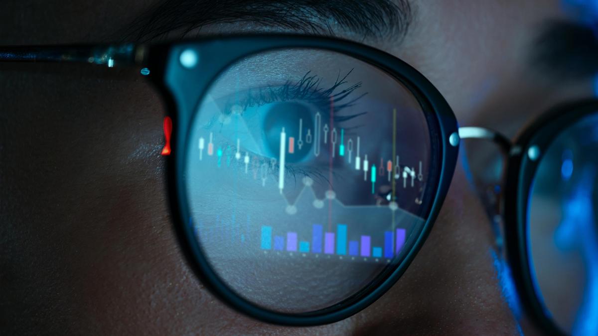 Nifty slips 100 points on IT drag; HCL Tech tanks 7% after weak outlook