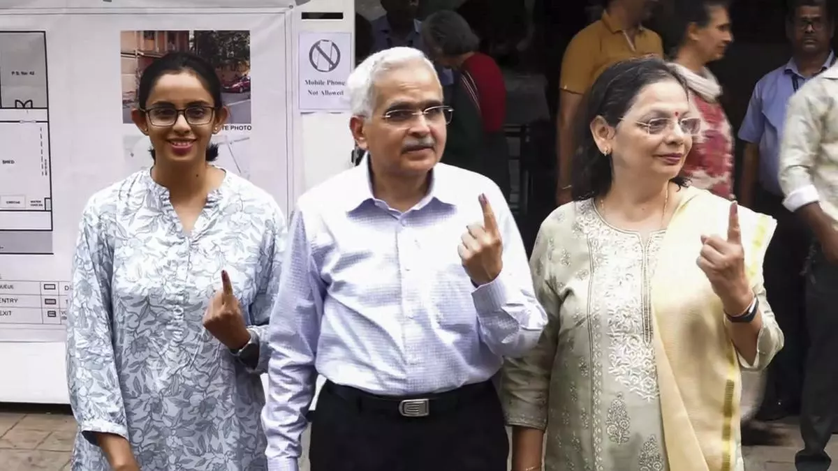 RBI Governor Das casts vote in Mumbai, urges all electors to exercise democratic right