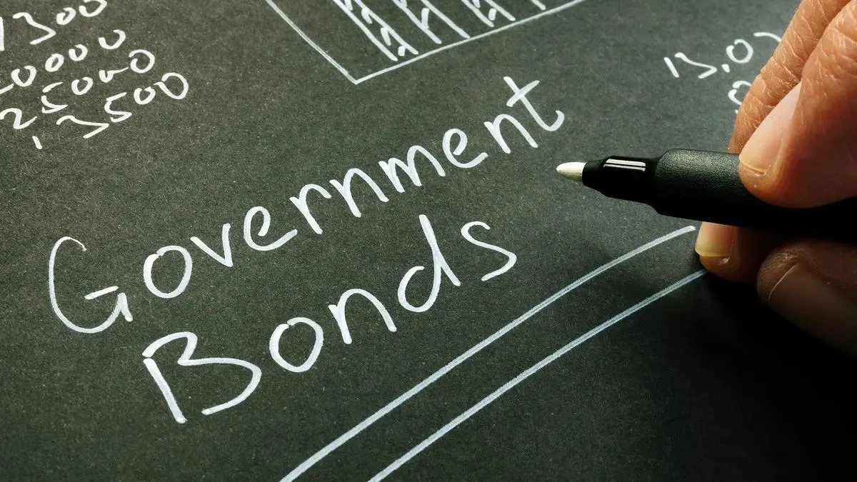 India bonds seen lower as elevated oil, higher US yields pinch; debt sale in focus