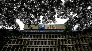 This increase emphasizes the growing refinement of the financial players of India. As more Indian families invest in financial markets, insurers such as LIC - who supervise $ 630 billion in assets - stimulate the demand for various investments and covering options