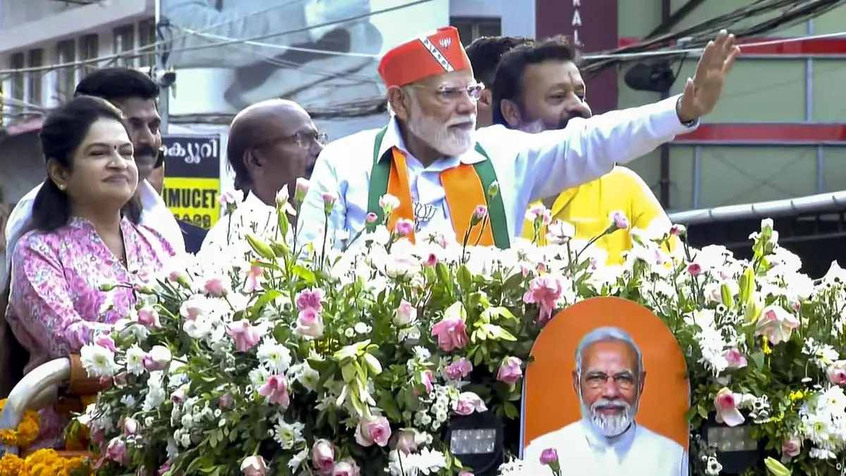 PM’s road show in Thrissur turns festive; boosts NDA poll campaign