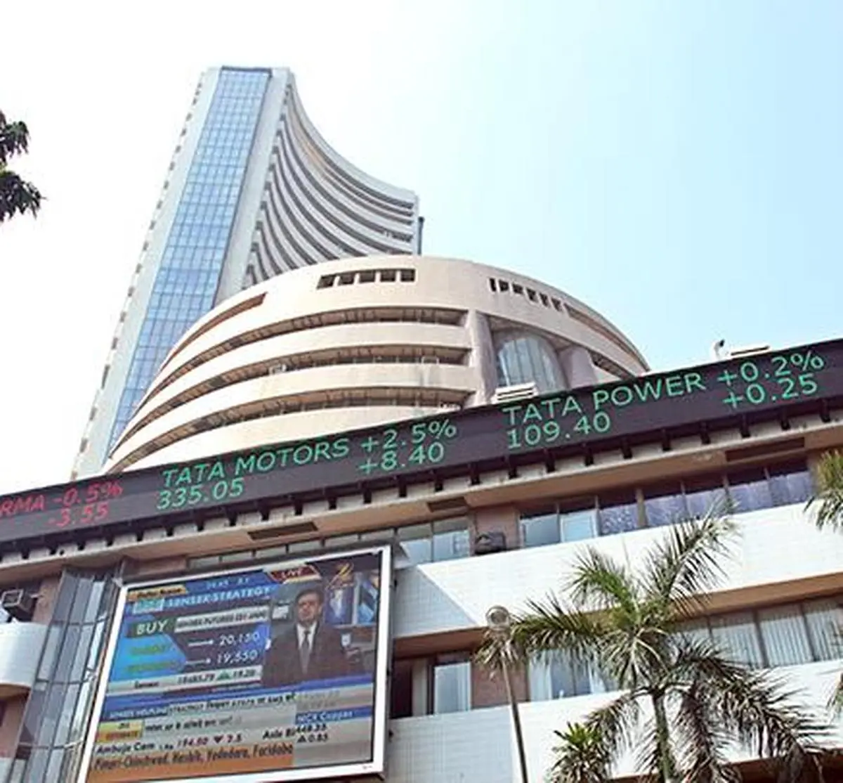 thehindubusinessline.com - Equities snap four-day losing streak ahead of RBI policy decision