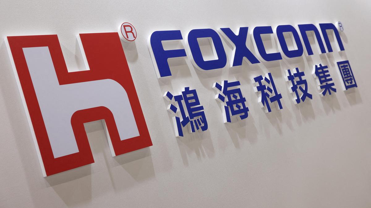 2026 05 14T063650Z 757449269 RC2QOKASXIWI RTRMADP 3 FOXCONN RESULTS