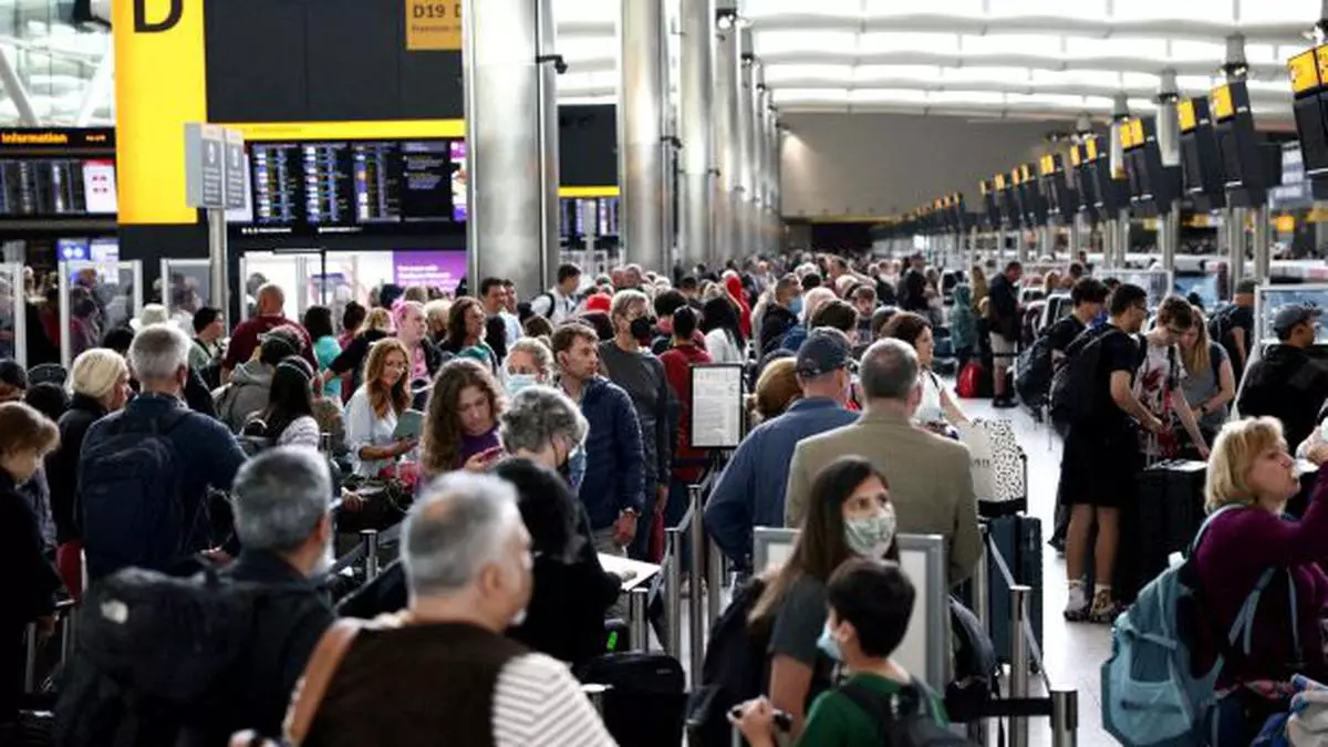 London Heathrow extends passenger caps through October