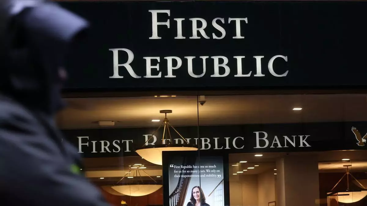 Major US banks inject $30 bn to rescue First Republic Bank