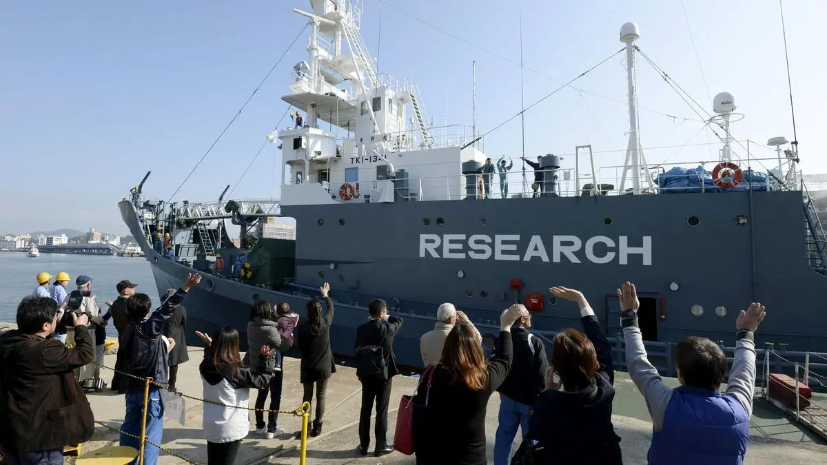 Iran ready to let Japanese vessels transit Hormuz, Kyodo reports