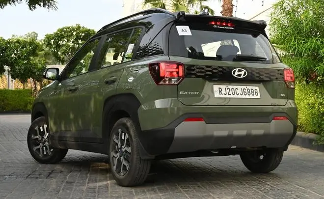 While the raised body stance and prominent haunch enhance its SUV character, the relatively small 15-inch rims don’t quite gel in While the raised body stance and prominent haunch enhance its SUV character, the relatively small 15-inch rims don’t quite gel in