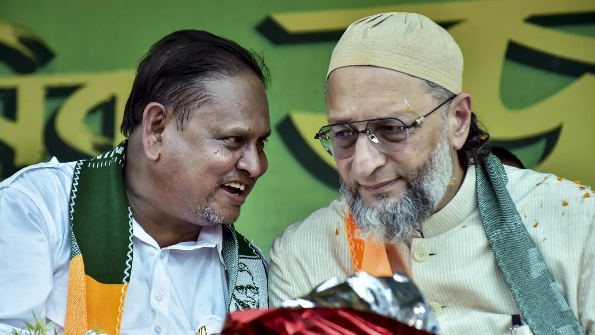 Asaduddin Owaisi targets Mamata Banerjee, alleges neglect of Muslims