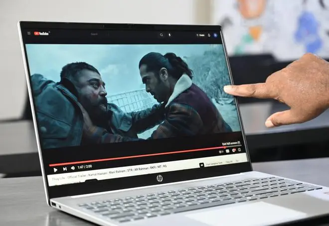 The laptop sports a 16-inch 2K (1920x1200) IPS touch display featuring an anti-glare coating and 300 nits of brightness. The laptop sports a 16-inch 2K (1920x1200) IPS touch display featuring an anti-glare coating and 300 nits of brightness.