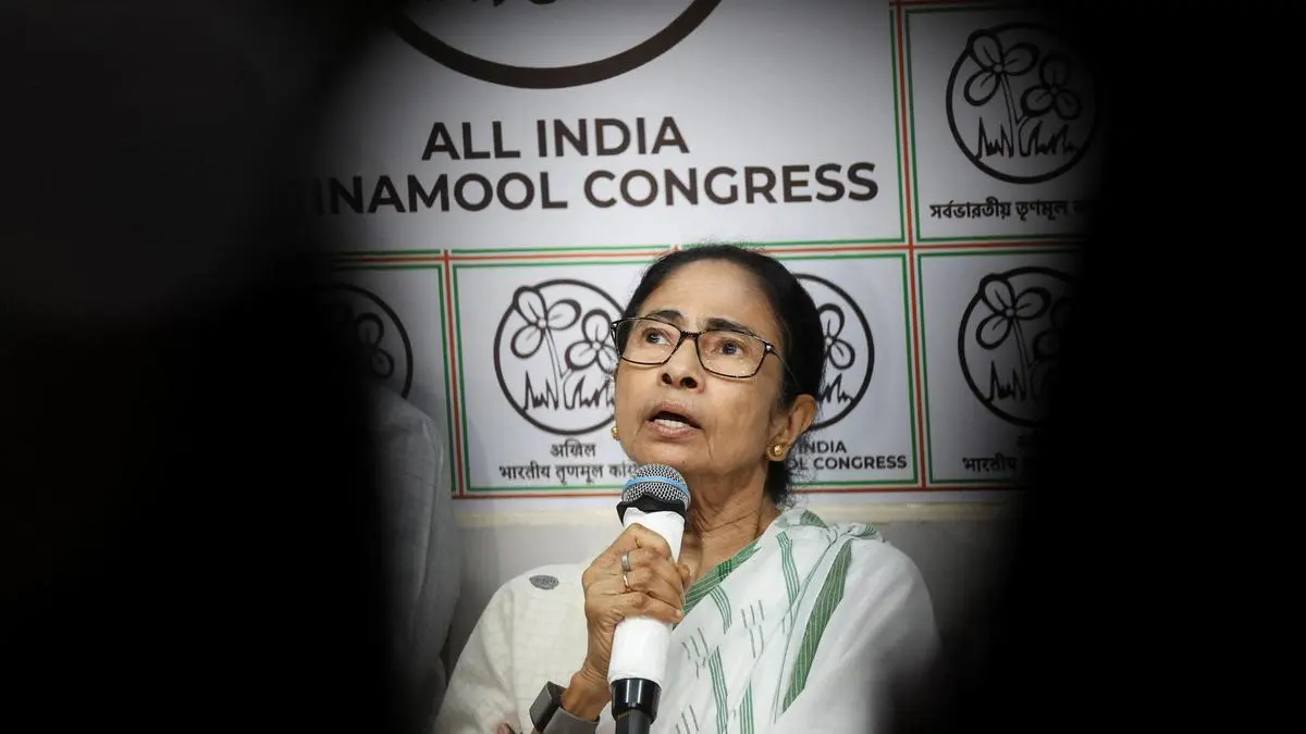 Mamata urges opposition parties to form 'joint platform' against BJP