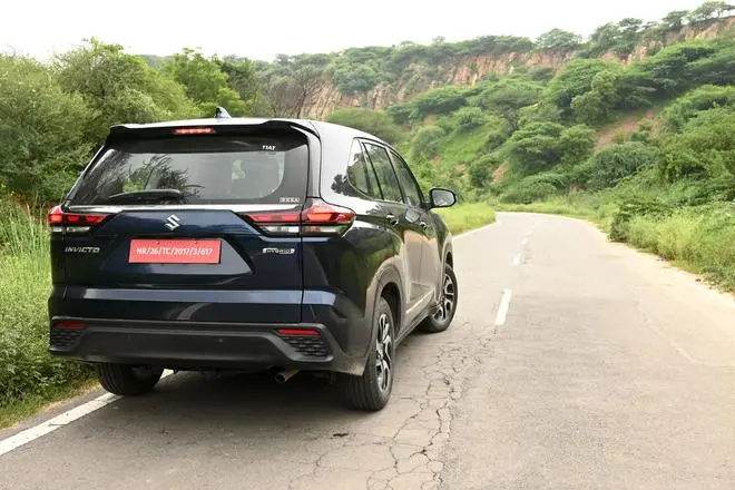 At the rear, the fender has been marginally reworked and there is a chrome bar garnish that heightens the perception of width just below the rear glass At the rear, the fender has been marginally reworked and there is a chrome bar garnish that heightens the perception of width just below the rear glass