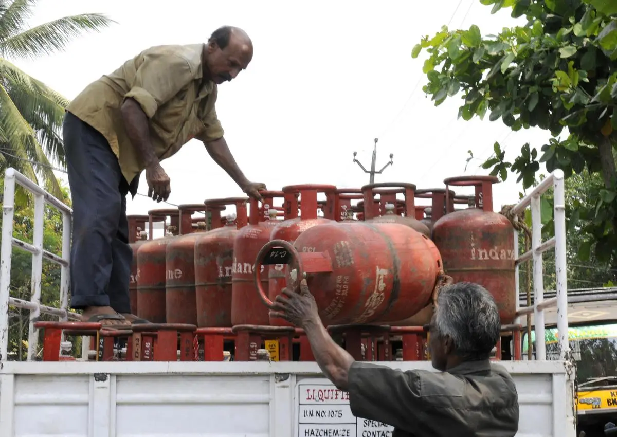 thehindubusinessline.com - Bengaluru hotels to remain closed from Tuesday amid LPG supply halt