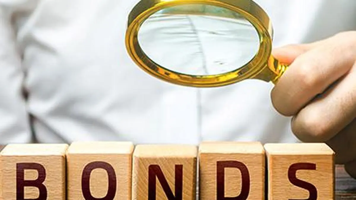 Indian government bond yields rise ahead of debt sale as oil risks weigh