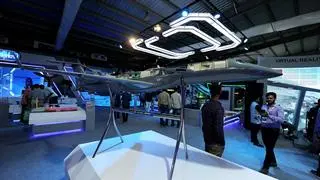 Beyond the urgency promoted by the conflict, there is a strong political impulse and an increase in government support with initiatives such as Atmanirbhar Bharat and manufacturing programs in India that have attracted many strategic investments