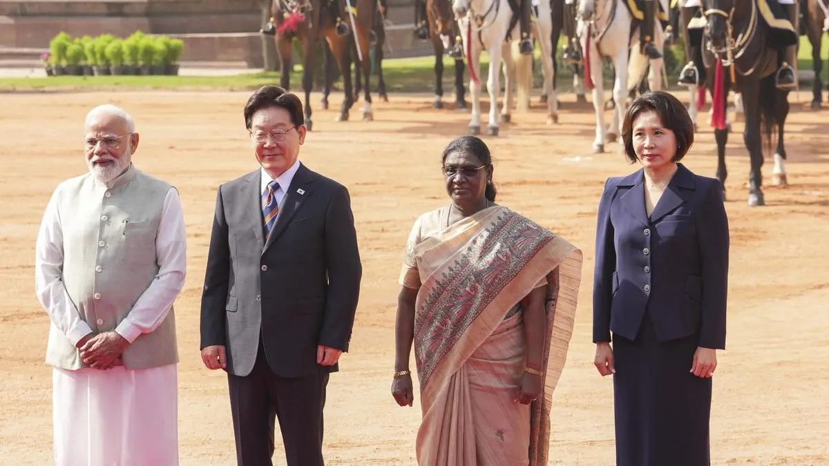 PM Modi attends ceremonial reception for South Korean President Lee Jae Myung at Rashtrapati Bhavan