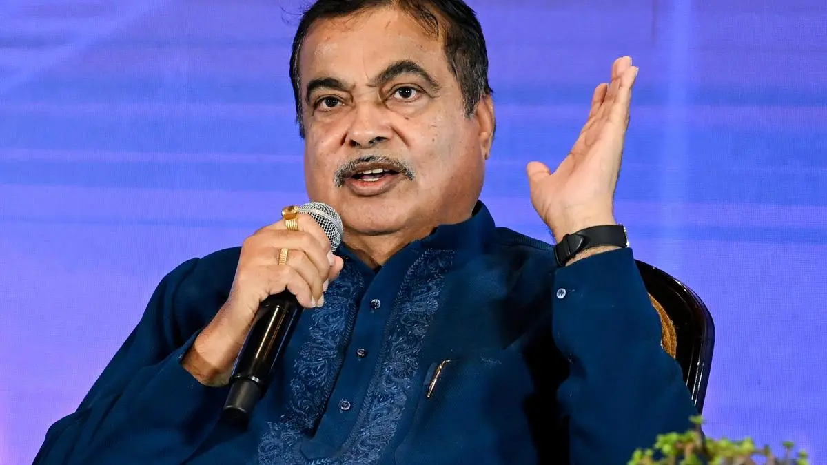 Gadkari calls for JVs with US companies to leverage their new tech