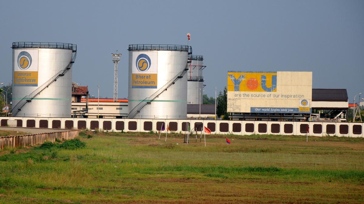 Have approached Andhra Pradesh government for land acquisition for refinery: BPCL