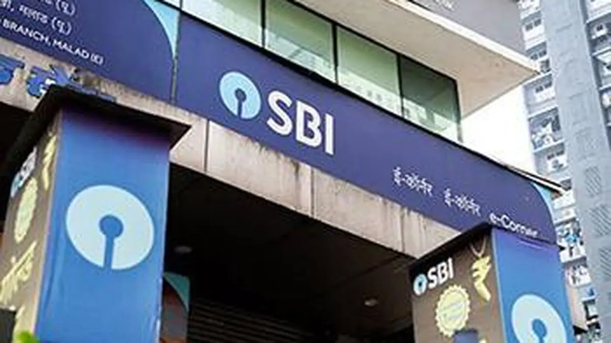 SBI shares fall over 3% after Q4 miss on margin pressure, treasury losses