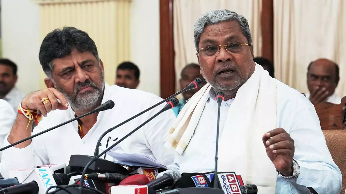 Estafa de MUDA: el CM de Karnataka Siddaramaiah convoca una reunión de CLP mientras el gobernador otorga permiso para procesarlo