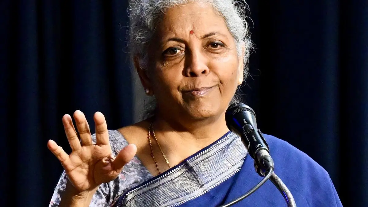 FM unveils specially minted ₹100 commemorative coin to mark  centenary of SBI’s Horniman Circle Branch