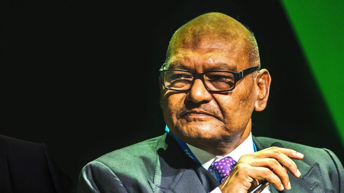 JAL insolvency sees corporate titans cross swords