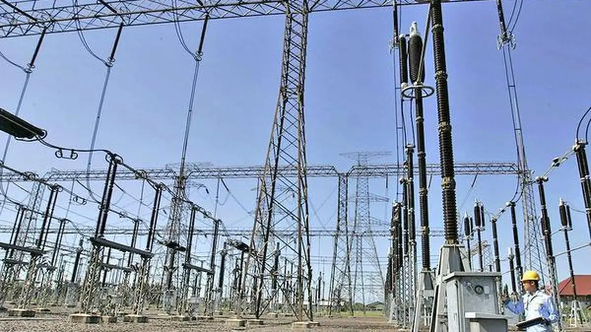 Peak power demand nears record 256 GW for second time on Monday