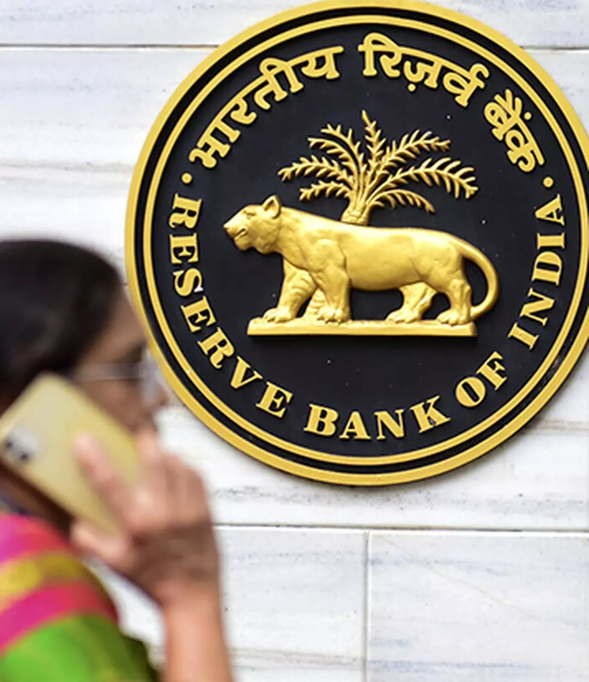 RBI unveils plans to raise ₹16,000 crore via Sovereign Green Bonds - The  Hindu BusinessLine