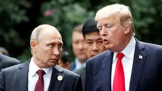 El presidente de los Estados Unidos, Donald Trump, y el presidente de Rusia, Vladimir Putin,  