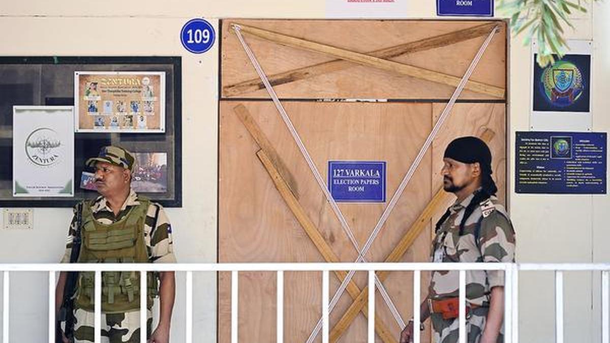 Strong rooms, unsealed rooms shouldn''t be opened under any circumstance: EC