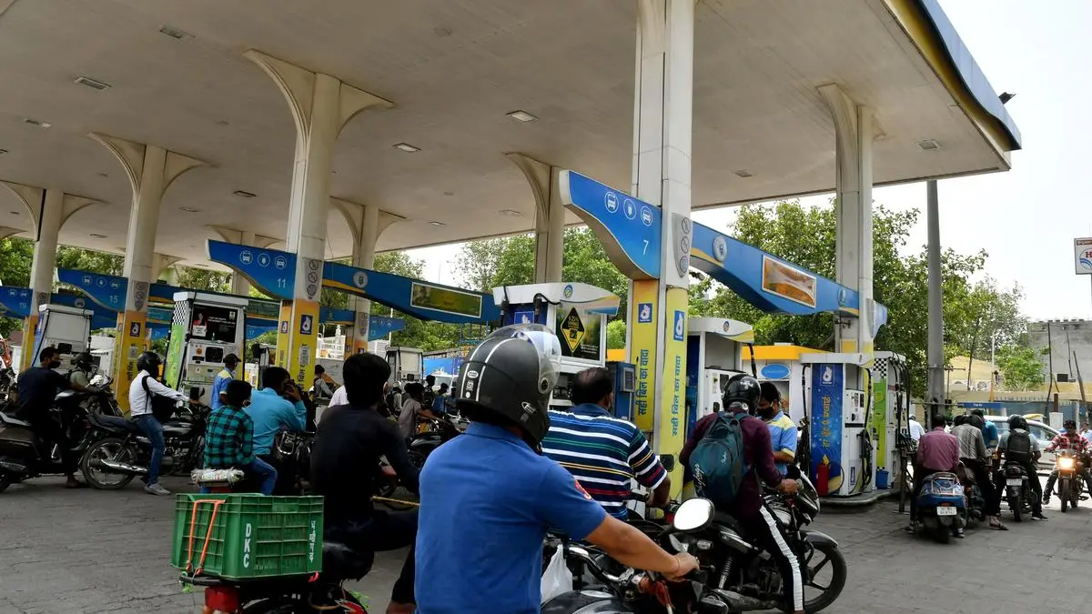 ‘No PUC, no fuel’ rule gets strict enforcement in Delhi