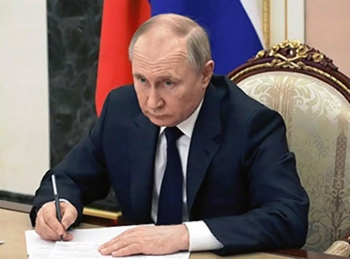 Russian President Vladimir Putin attends a meeting with government members via a video link in Moscow, Russia March 10, 2022. 