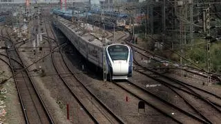 Beyond logistics, the projects align with India’s sustainability goals by cutting oil imports by 95 crore litres. 