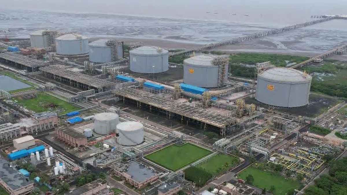 Petronet LNG inks secured term loan facility of ₹12,000 crore