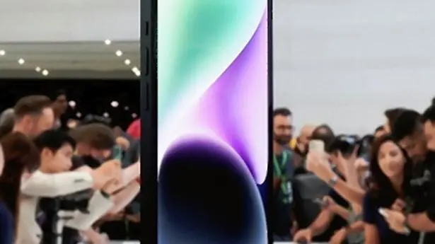 Apple drops plan to raise iPhone output on faltering demand Apple drops plan to raise iPhone output on faltering demand