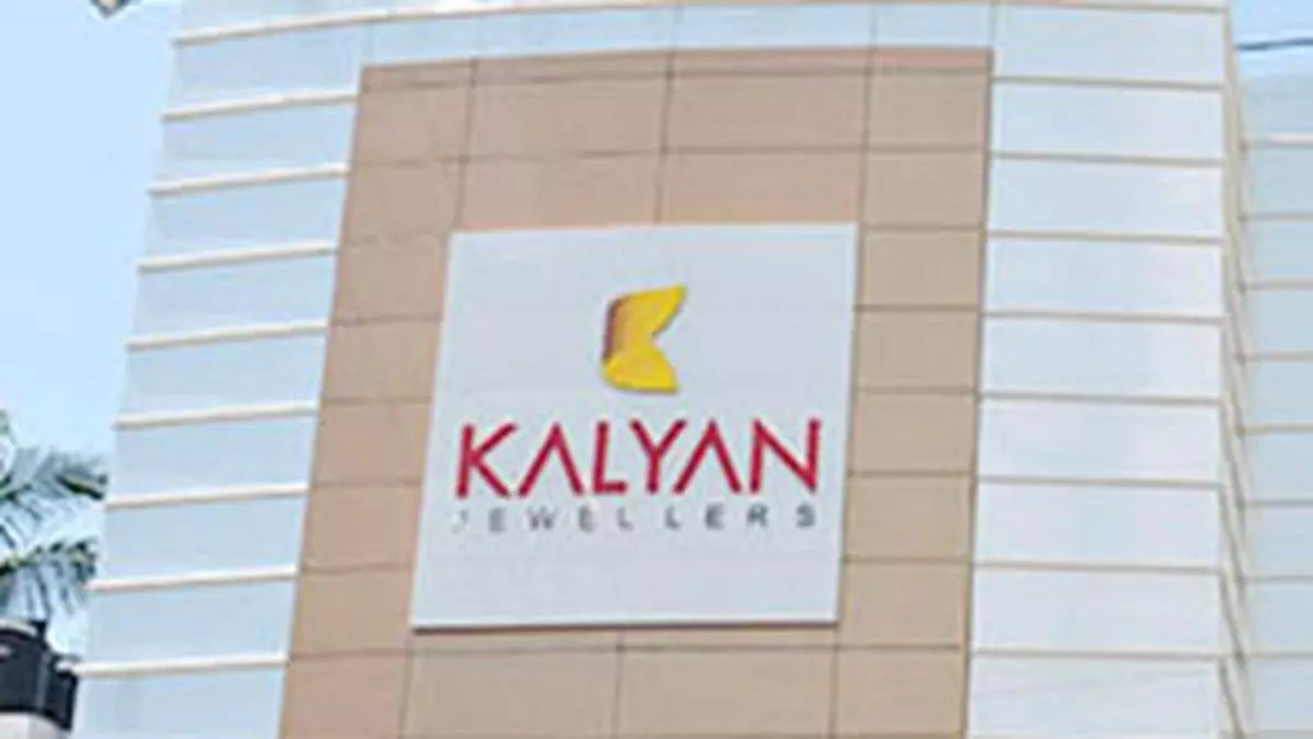 Kalyan Jewellers share price Today Live Updates : Kalyan Jewellers closed  today at ₹408.55, down -0.56% from yesterday's ₹410.85 | Mint