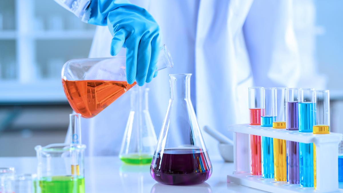 Navin Fluorine stock: Buy, sell or hold?