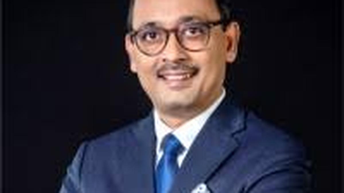 Mercedes to hike prices again; luxury market splits with BMW