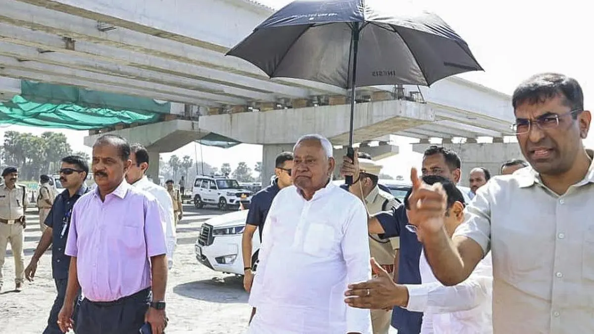 ‘Nitish recommends cabinet dissolution before meeting Guv to resign as Bihar CM’