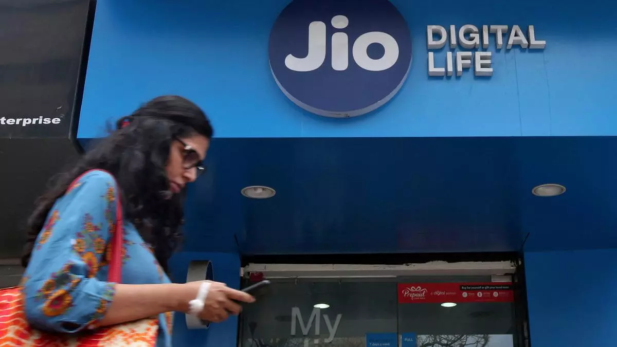 Reliance Jio Could Capture 100 Million 2G Users With JioBharat Platform ...