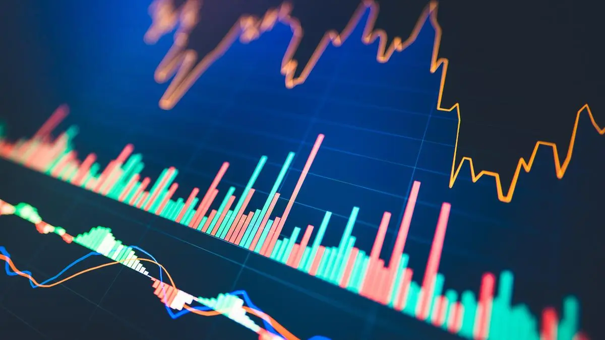 Markets extend losses as Trump tariff concerns persist