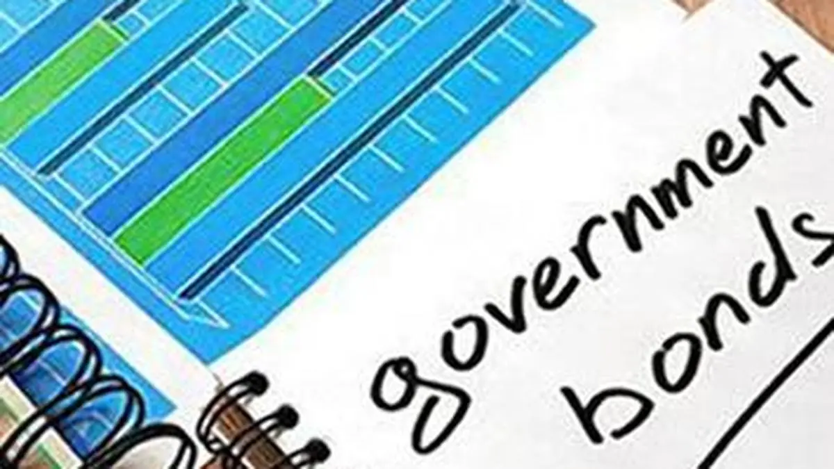 Indian government bond yields rise as oil prices surge and rupee hits record low