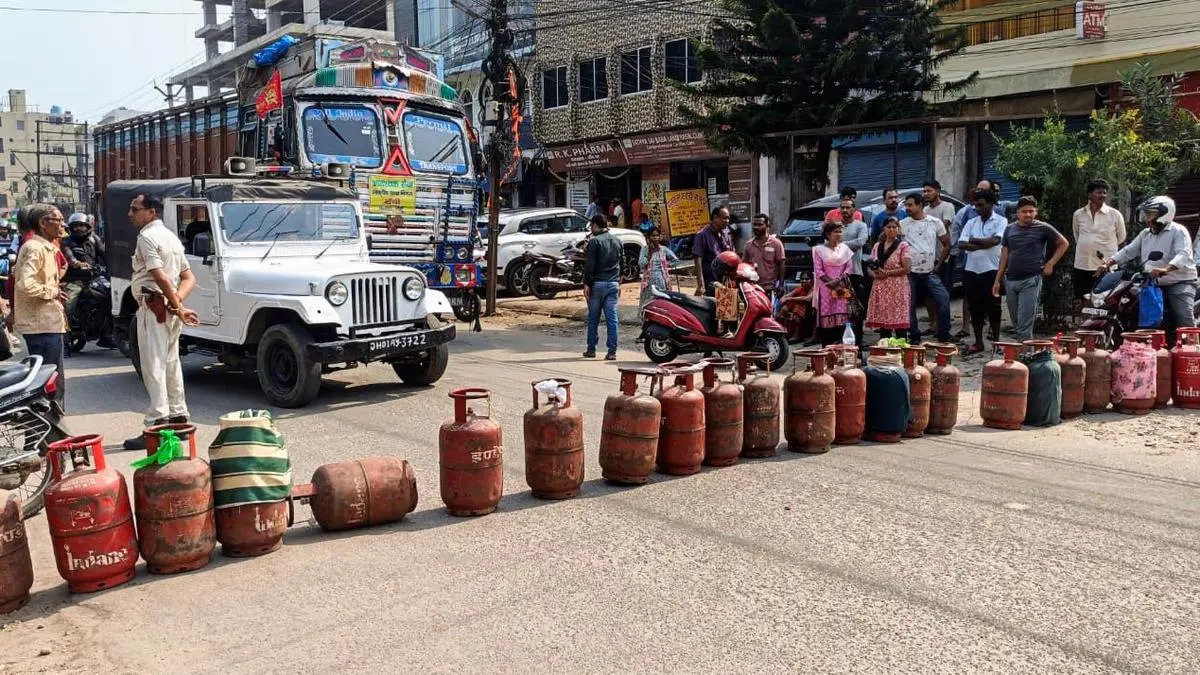 Domestic LPG consumption slides 13% amid West Asia conflict